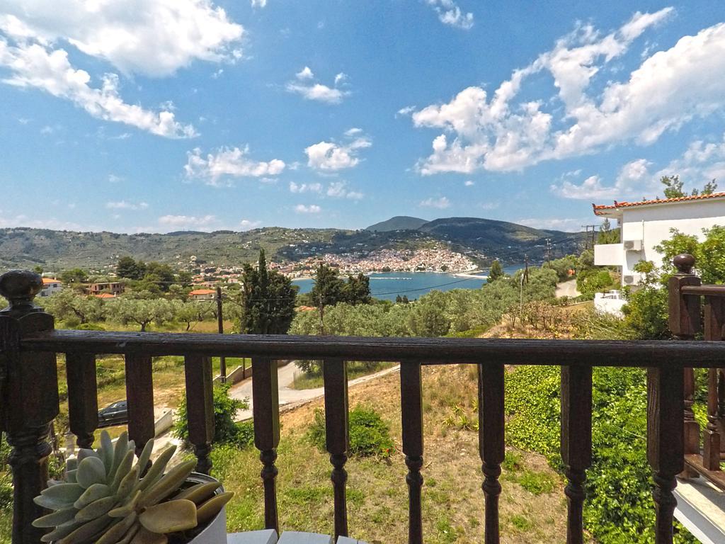 Andromache Apartment *